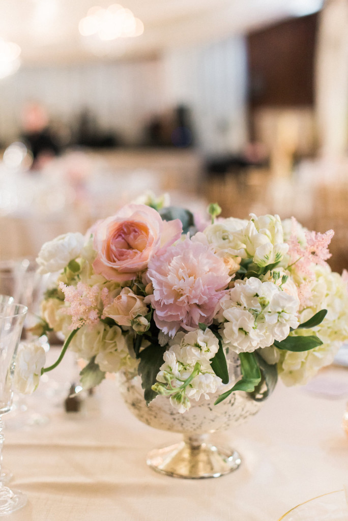 blush and gold centerpiece