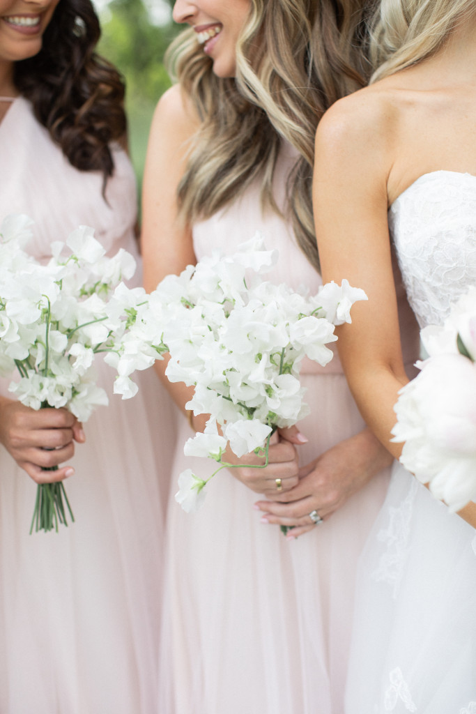 white bridesmaids bouquet